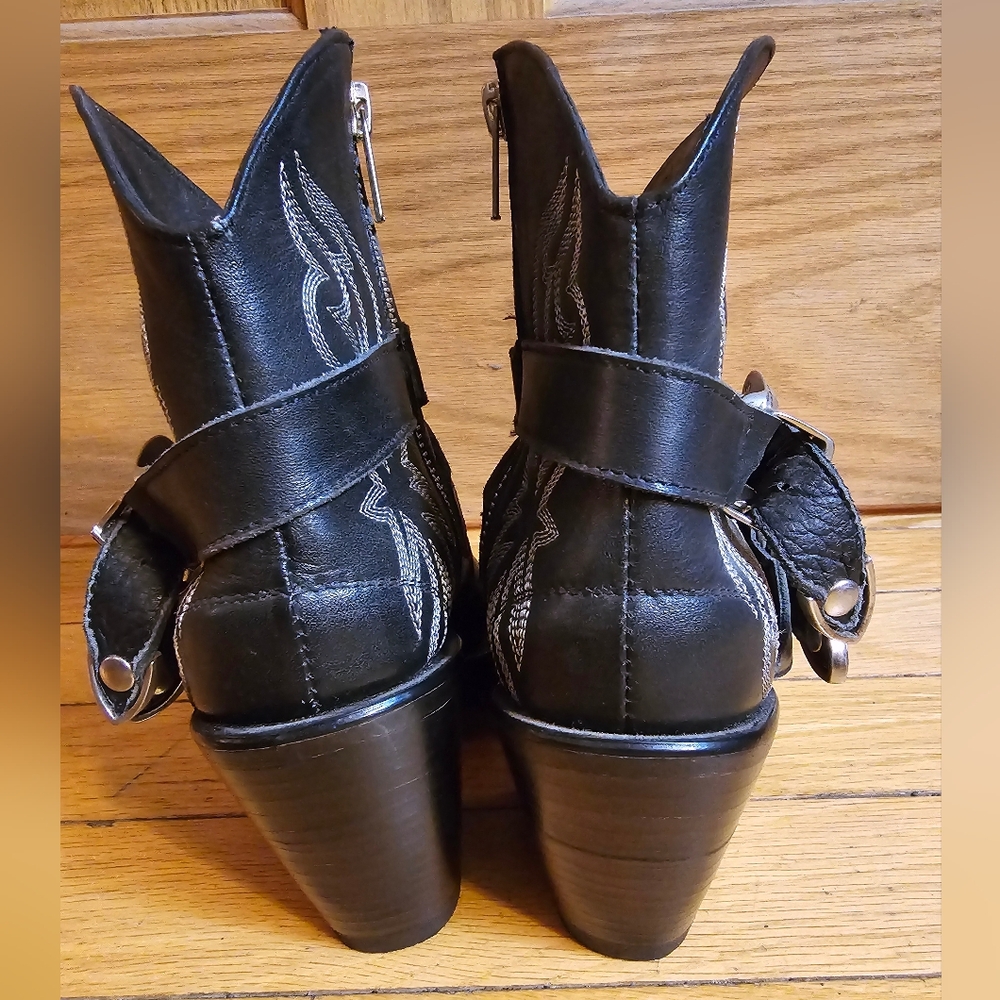 Custom made women's Wild West styled pull on ankle boots.